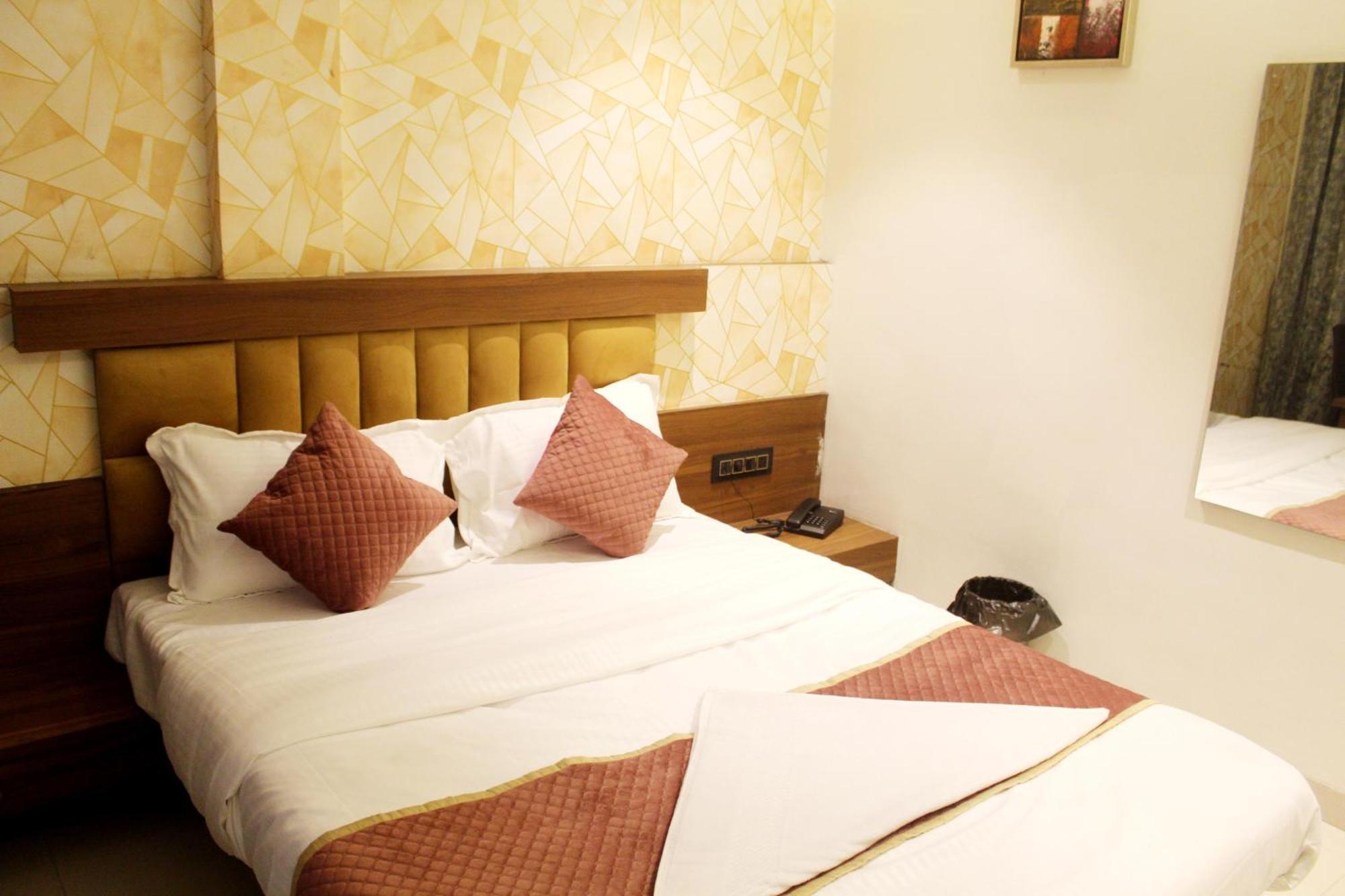 Hotel India Gate Narhe, Pune Exterior photo